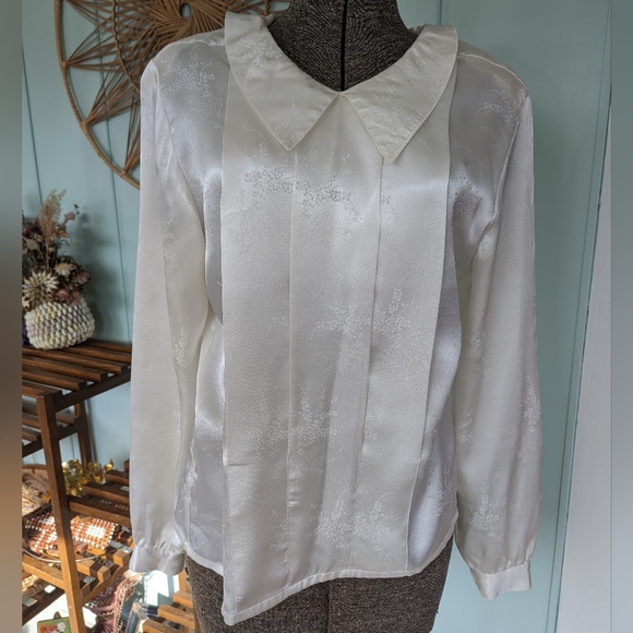 80s Vintage Shiny Blouse - Picture 5 of 6